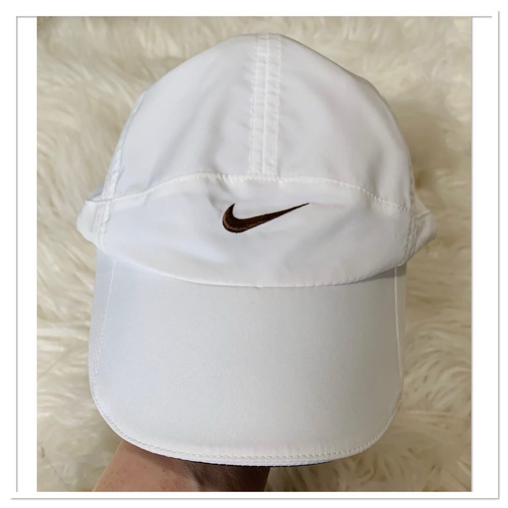 Nike Vintage Tailwind 7 Panel Featherlight Dri Fit Running Cap Hat White Brown